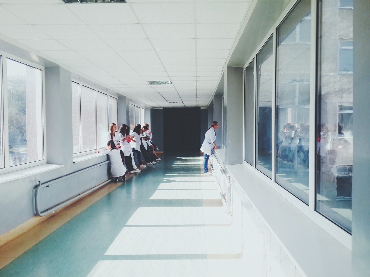 How Can Healthcare Facilities Improve Patient Outcomes Through Better Lighting? discover advanced healthcare lighting solutions designed to improve patient care, enhance safety, and create a comfortable environment in medical facilities.